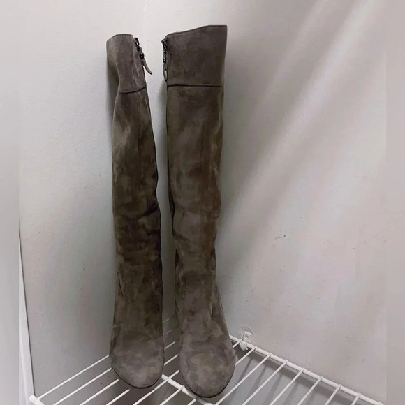 Via Spiga gray suede boots size 6 almond toe wedge - Picture 9 of 11